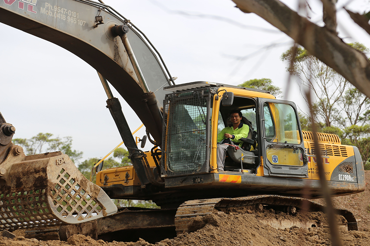 operador de excavadora trabajando
